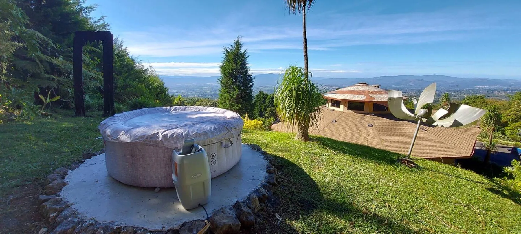 Hot tub overlooking the valley